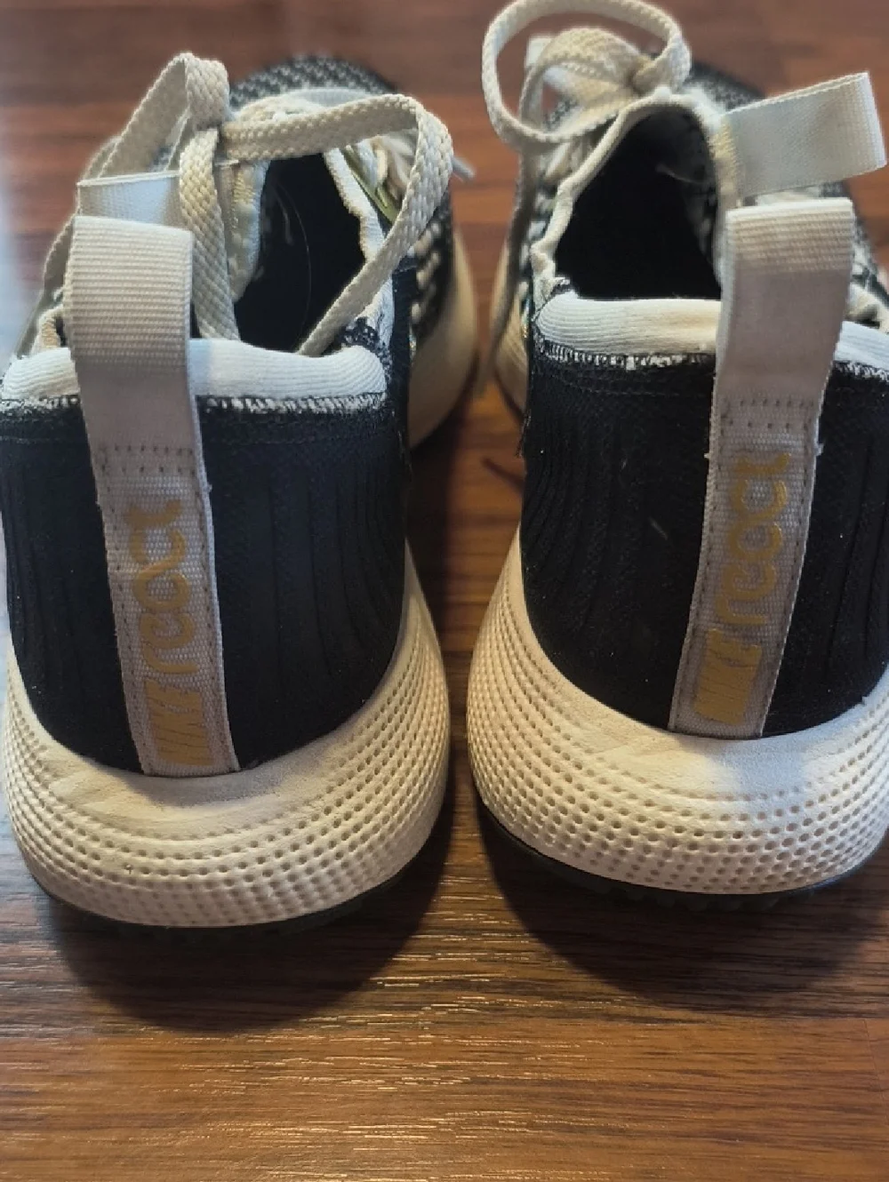 Women's Size 7.5 Nike React Escape Runners - Picture 2 of 8